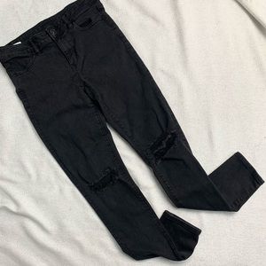 American Eagle Black Distressed Knee Skinny Jeans Size 8 Long